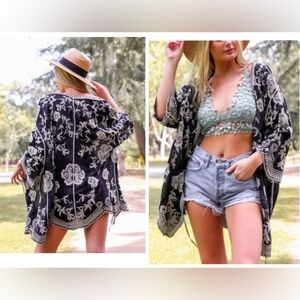 Black tie-dye kimono robe with white embroidery One Size